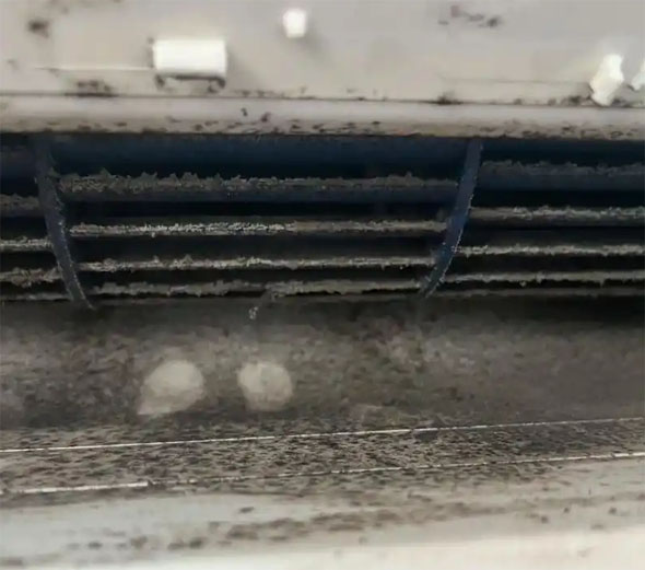 兰考空调吹的风有股烧焦味是怎么回事